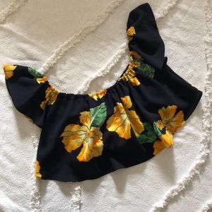 ZARA cropped flutter sleeve floral top